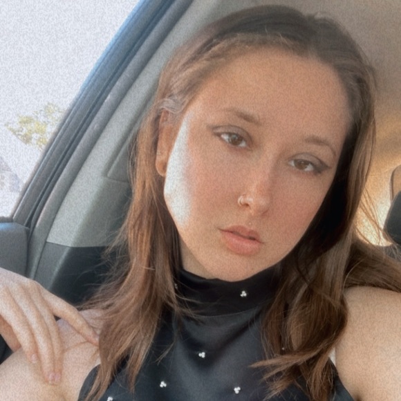 Meet your Posher, Savvy - Picture 2 of 7